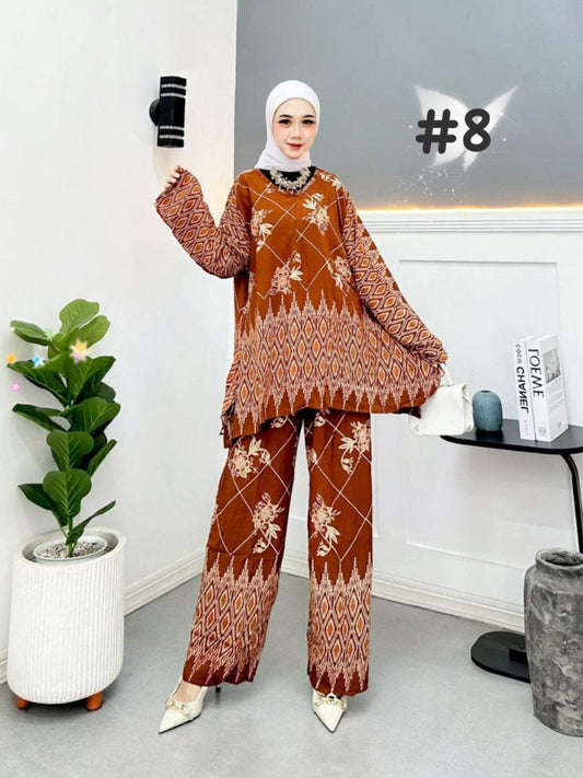 Stylish Muslimah in Bricks Checkered Batik Pants Suits model 8 (#ANT) – Modern Modesty with Elegant Batik Detailing